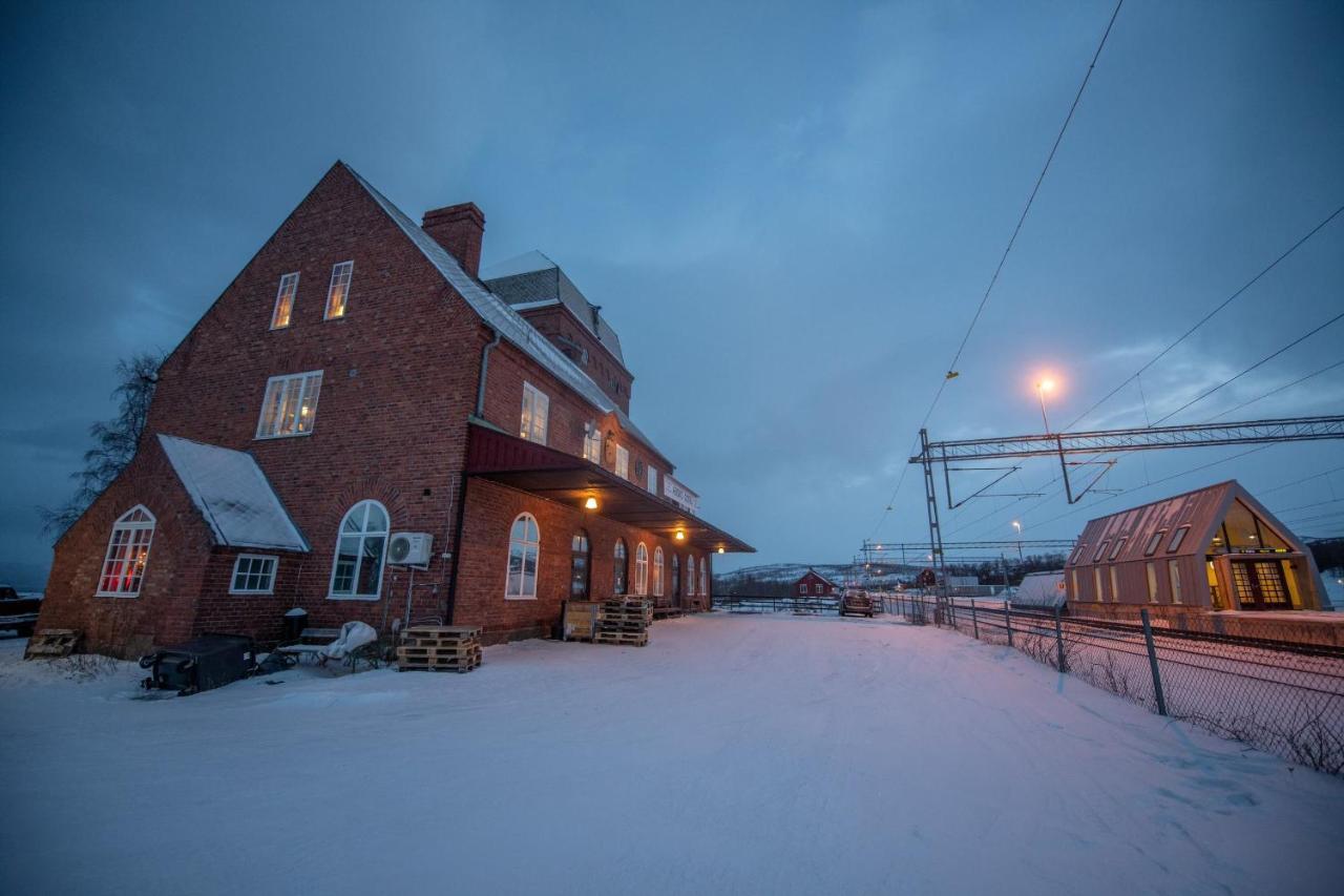 Abisko Guesthouse&Activities Extérieur photo